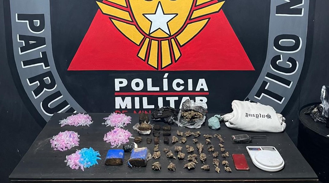 Polícia Militar apreende cocaína, skank e haxixe no bairro Padre Faria, em Ouro Preto 