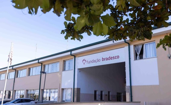 Fundação Bradesco prepara retomada da Educação de Jovens e Adultos (EJA) em 2026
