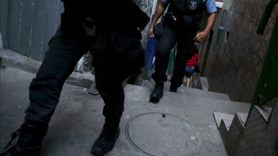 Rio: 3 pessoas são presas em ação para conter confronto entre facções